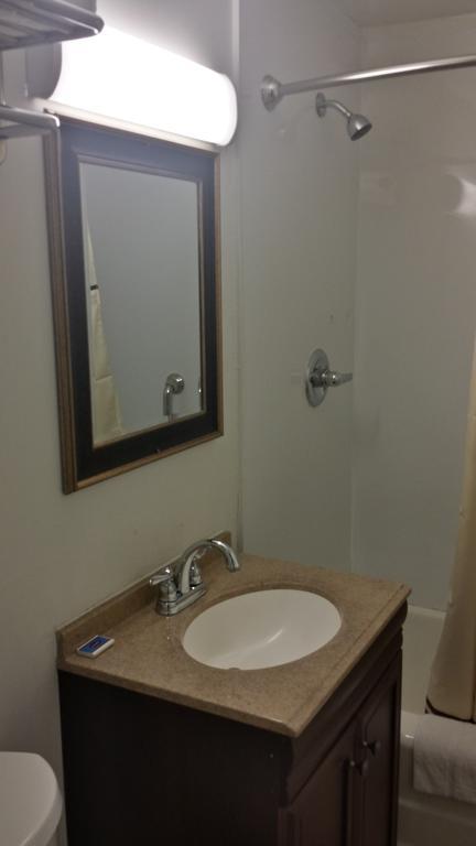 Budget Inn Fairport Room photo
