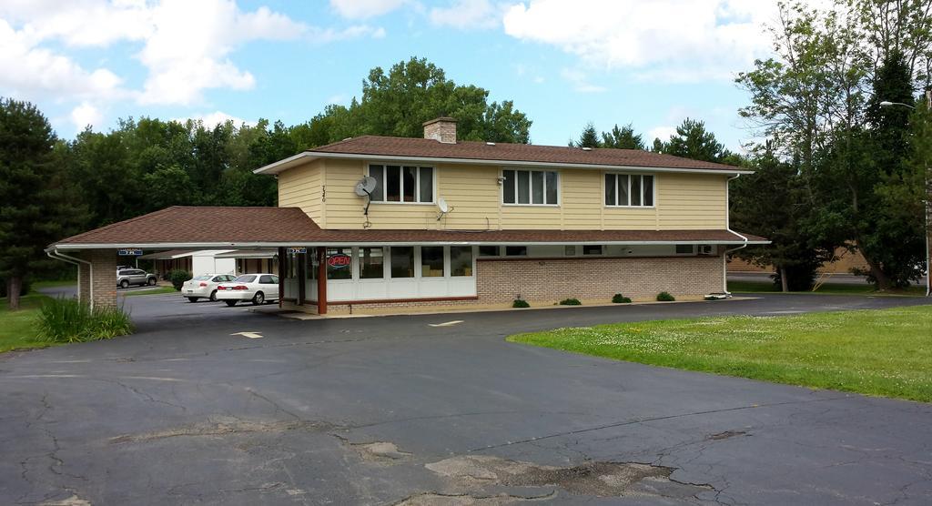 Budget Inn Fairport Exterior photo